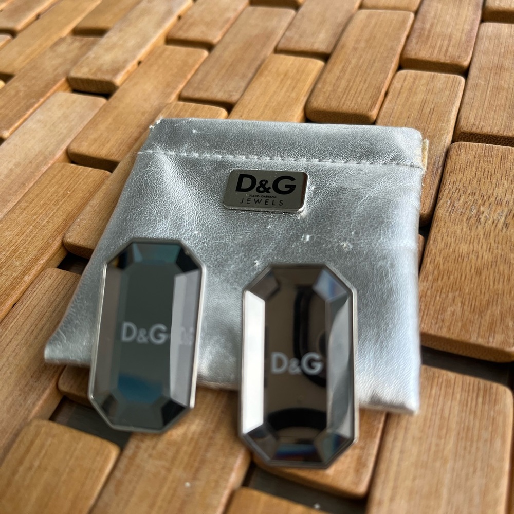 D&G earrings - Picture 3 of 4